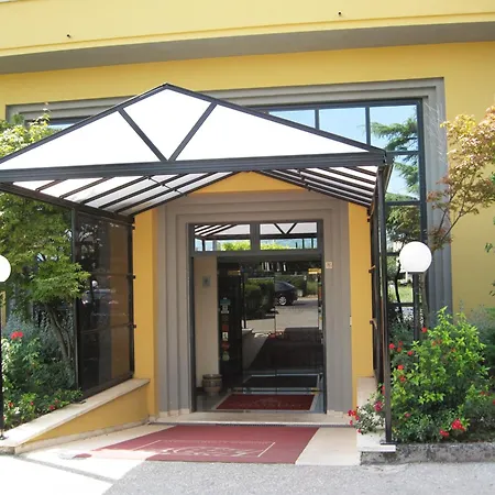 Hotel Cristallo di La Rosetta Srl-3